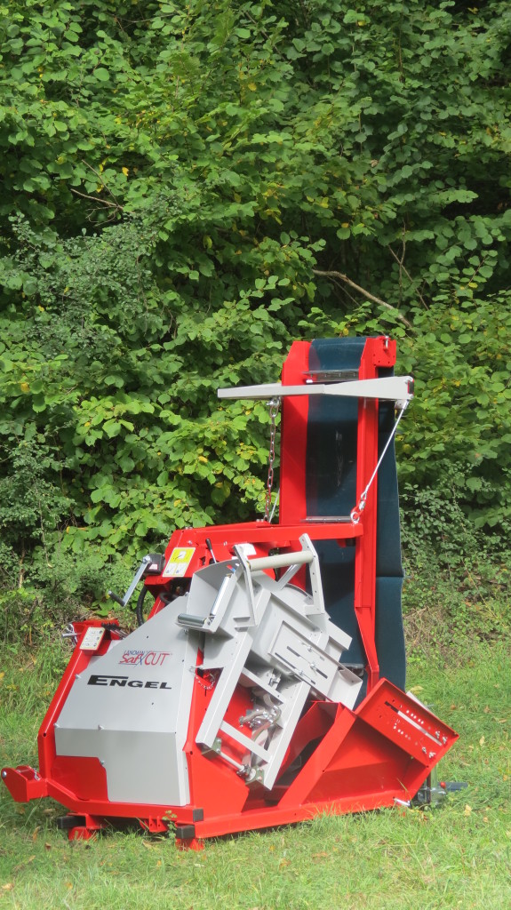 SAF-X-CUT  707 mit schwenkbarem Förderband 11