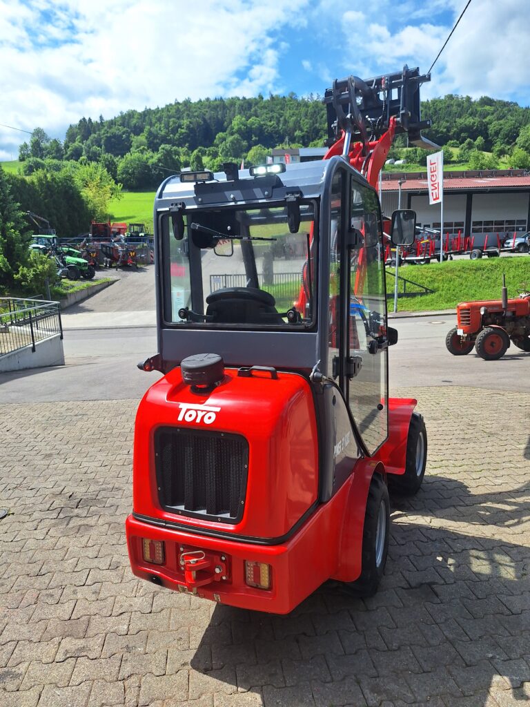 Toyo Hoflader 826 III - Cab 3