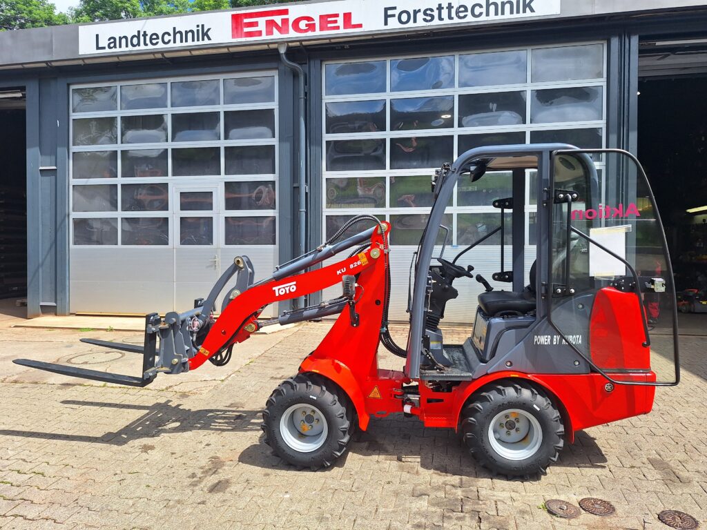 Toyo Hoflader 826 III - Cab 2