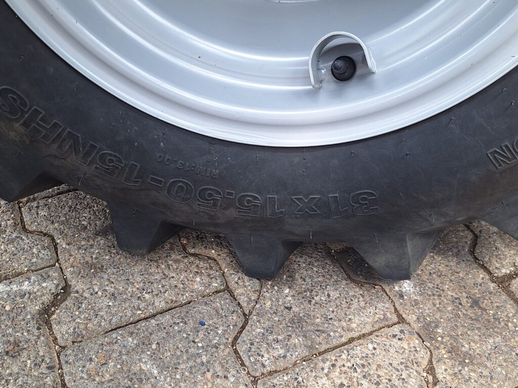 Toyo Radlader 836 III mit Kabine 11