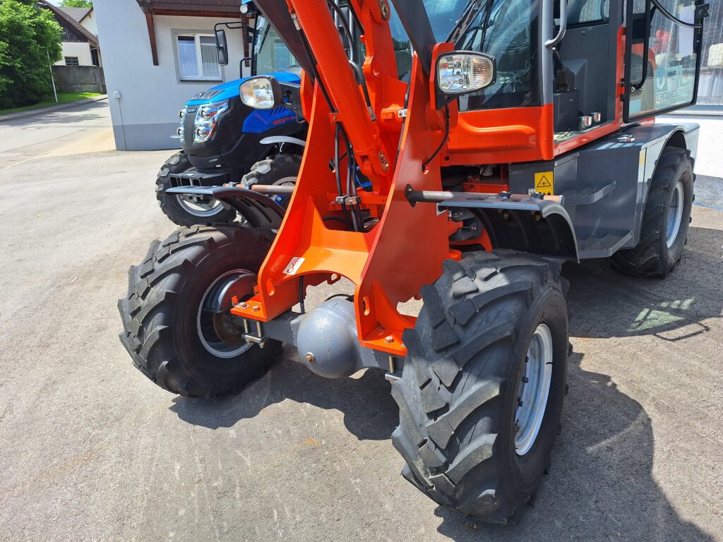 JF 4.0 Radlader Aktionsmaschine 5